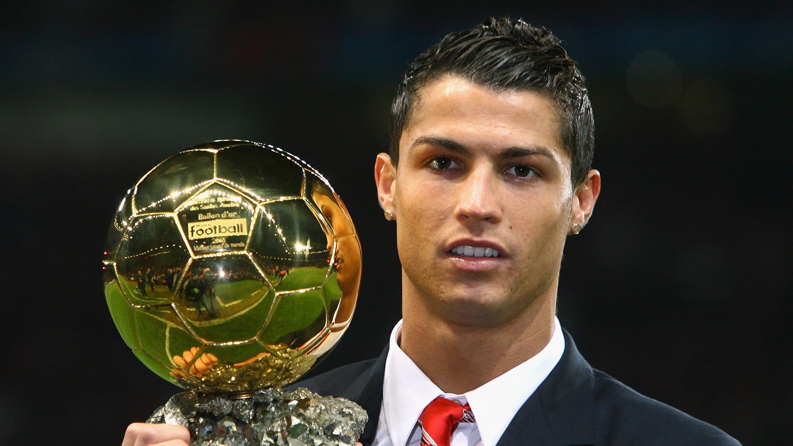 法甲“冠军之夜”汇聚最佳球星，法甲冠军奖牌